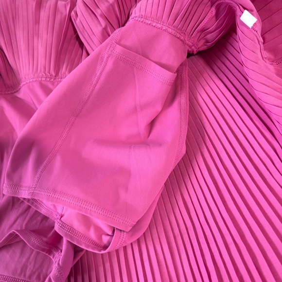 Joy lab size medium pink pleated Scort with built in shorts - Picture 3 of 7